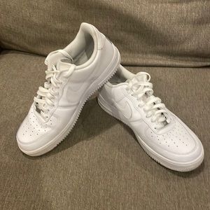 Nike Air Force 1 '07 Leather Sneaker Size 11.5 SKU 315122-111